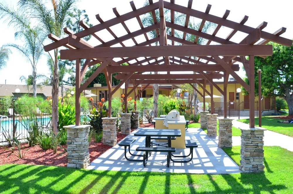 Reliable outdoor landscaping with custom design across Palos Verdes Estates, CA - Plantasia