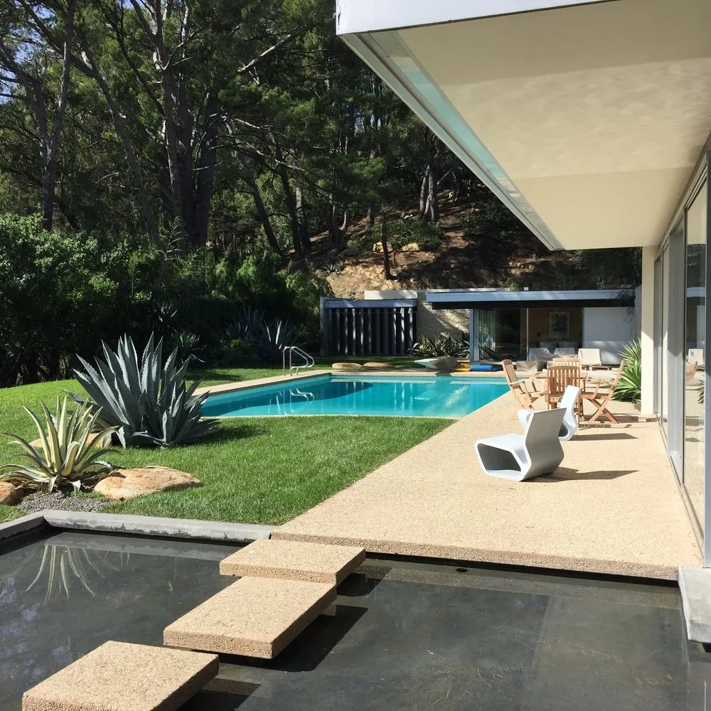 Custom lawn care service in Palos Verdes Estates, CA by Plantasia