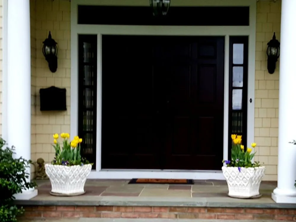 Top-rated yard maintenance in Bay Shore, NY - Planteriors Design and Amazing Earth