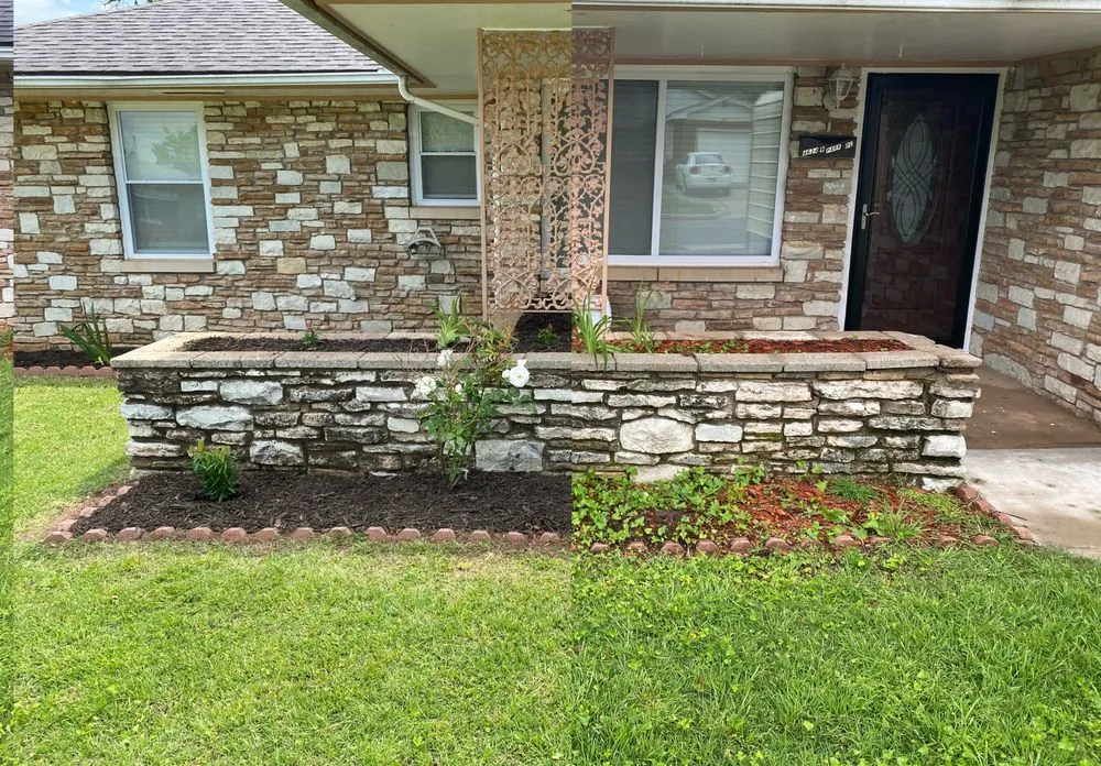 Top-rated garden landscaping in Oklahoma City, OK - Planters and Beds