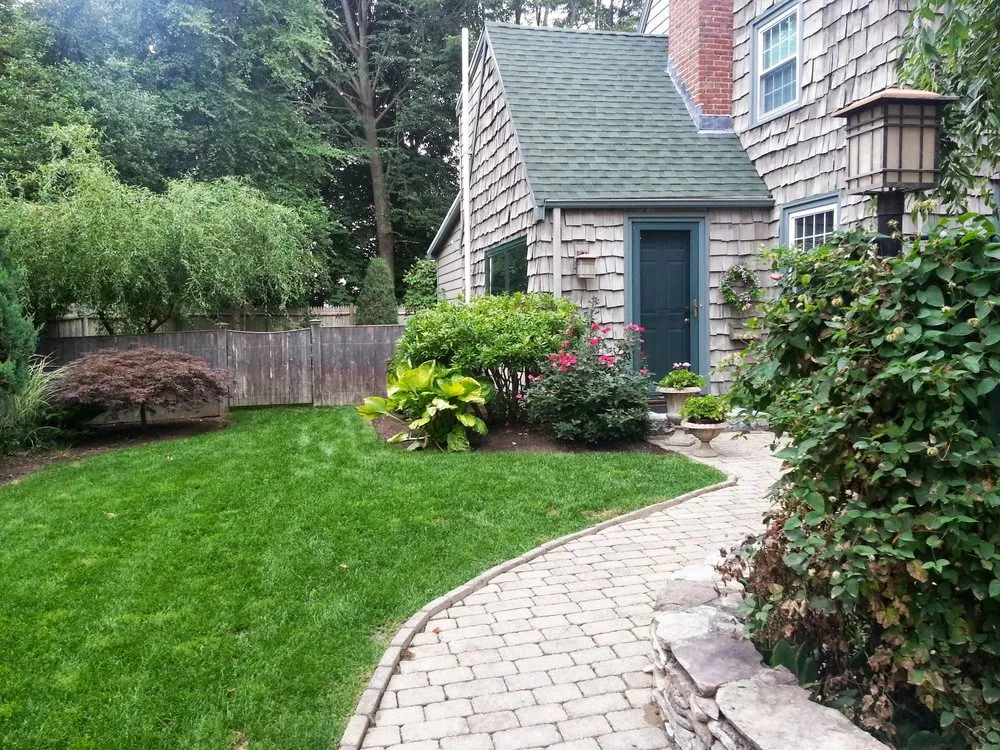 Trusted lawn care service experts serving Byfield, MA - Plants and Pleasantrees