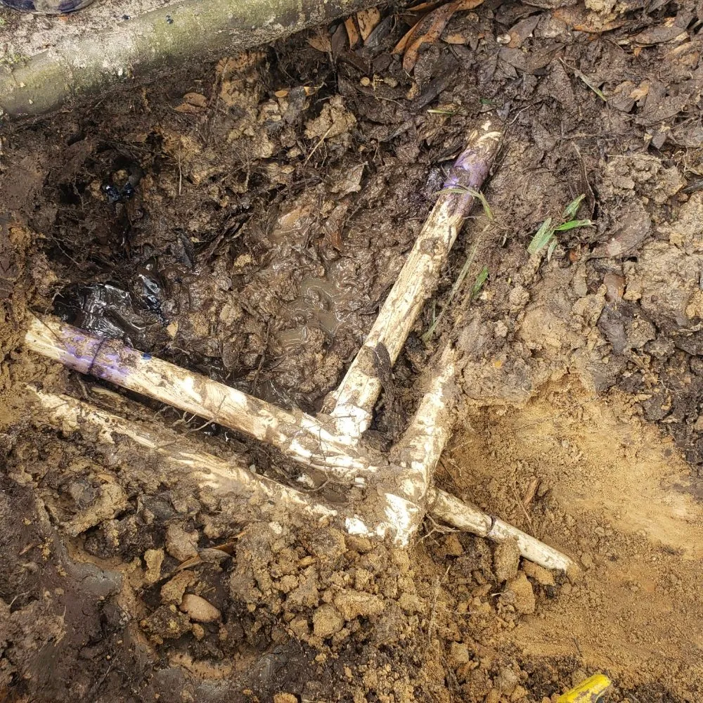 Expert lawn mowing service for residential properties in Houston, TX by Plata Sprinklers