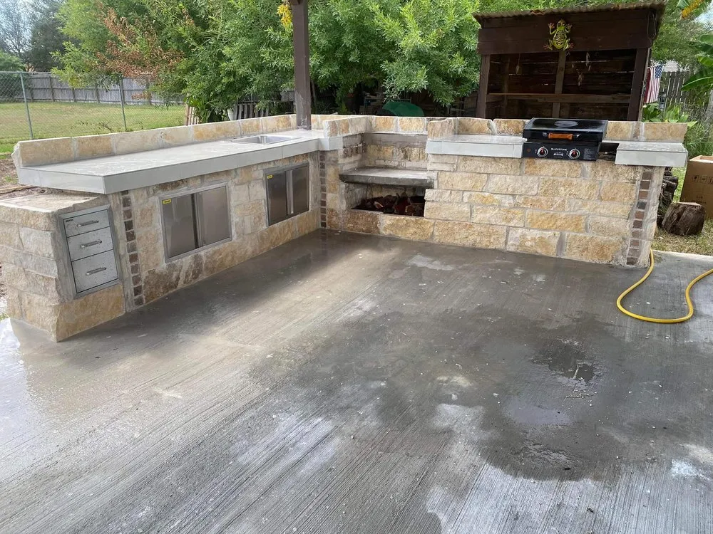 Reliable lawn mowing service in Mercedes, TX by Platinum Builds