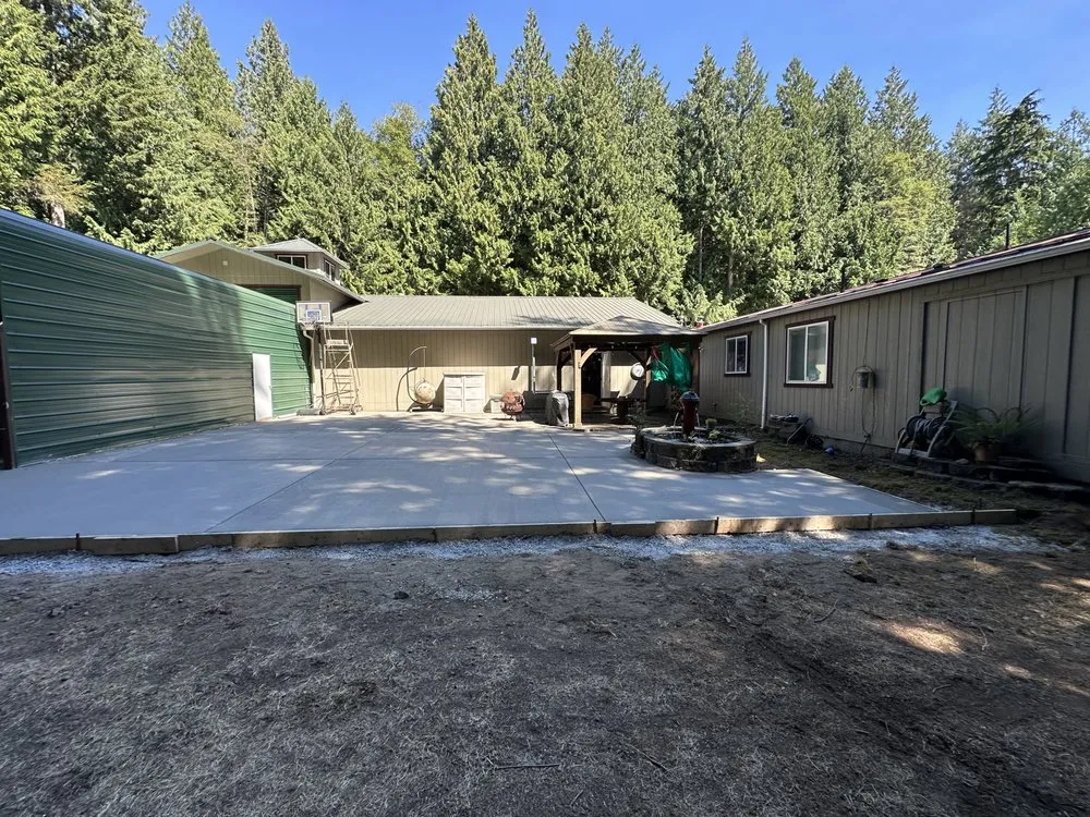 Expert lawn mowing service in Marysville, WA - Platinum Hardscapes