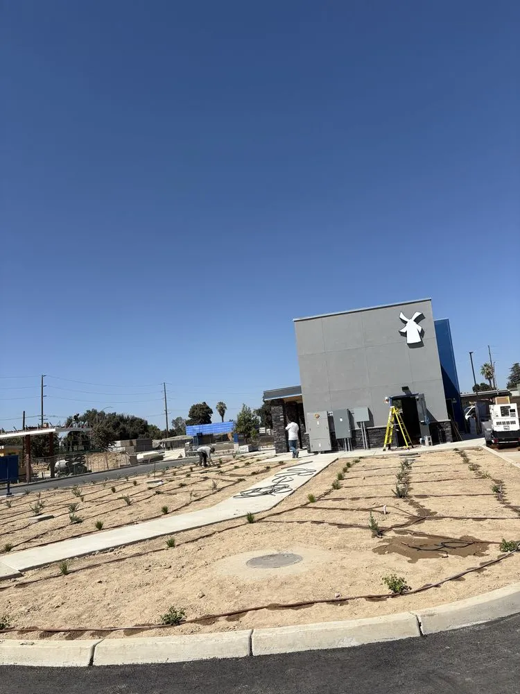 Trusted lawn care service experts serving Fresno, CA - Platinum Landscape