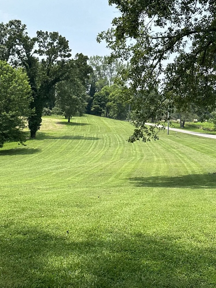 Expert lawn care service experts serving Gainesville, GA - Platinum Landscape