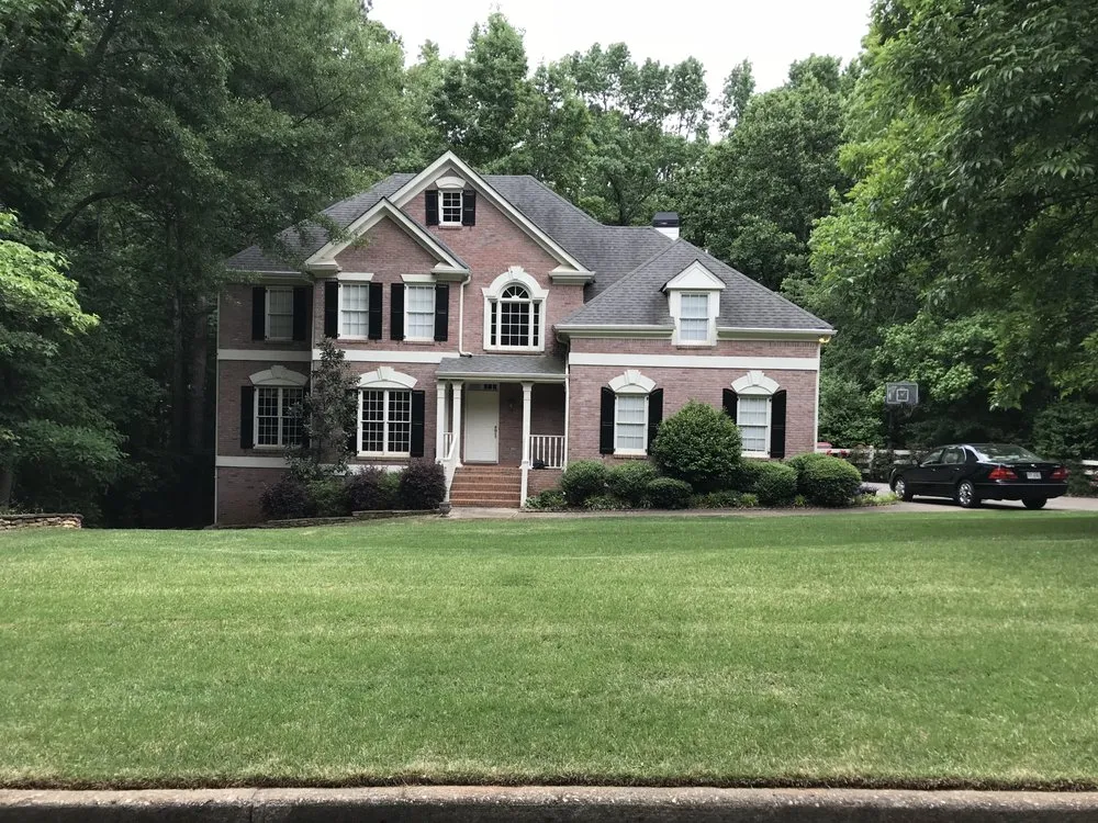 Custom yard cleanup service for beautiful yards across Gainesville, GA - Platinum Landscape Group