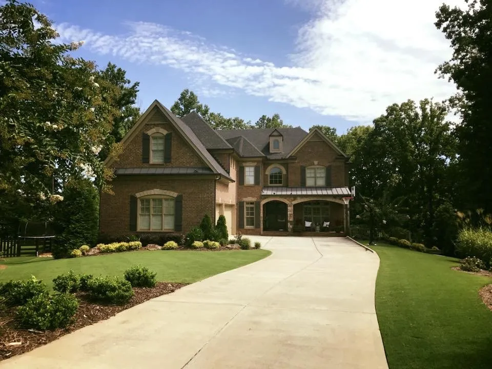 Reliable lawn care service for homes across Gainesville, GA - Platinum Landscape Group