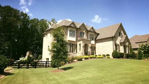 Platinum Landscape Group Logo