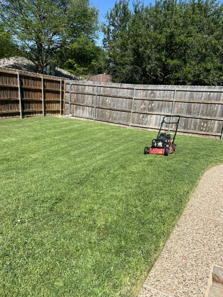 Trusted yard maintenance in Argyle, TX by Platinum Lawn Care