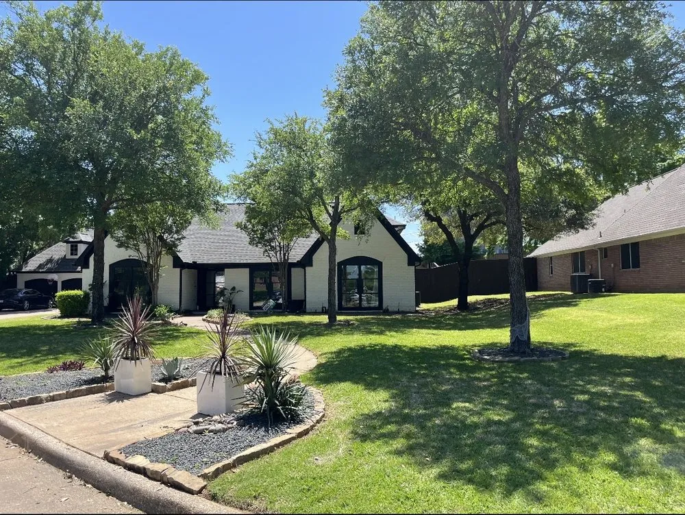 Professional garden landscaping experts serving Richland Hills, TX - Platinum Lawn Care