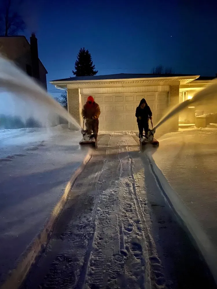 Custom lawn mowing service experts serving Sterling Heights, MI - Platinum Lawn Service & Landscaping