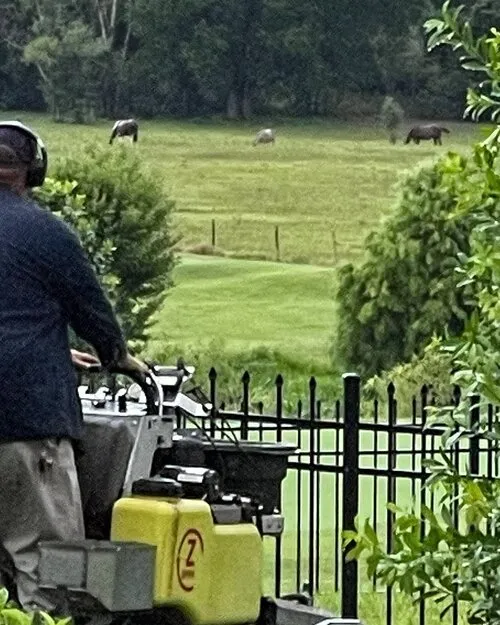 Affordable yard maintenance in Sanford, FL - Platinum Lawn Solutions