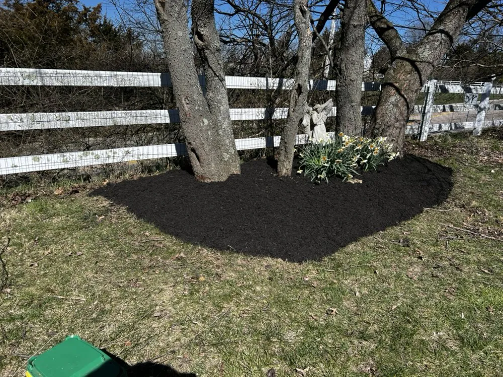 Top-rated garden landscaping for residential properties in Lebanon, OH by Platinum Lawncare