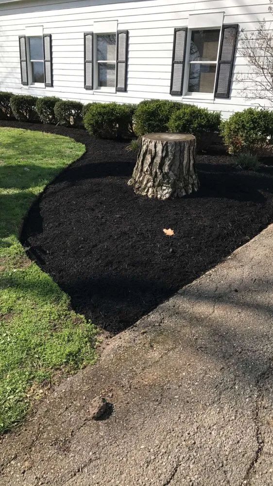 Custom garden landscaping near you in Lebanon, OH by Platinum Lawncare