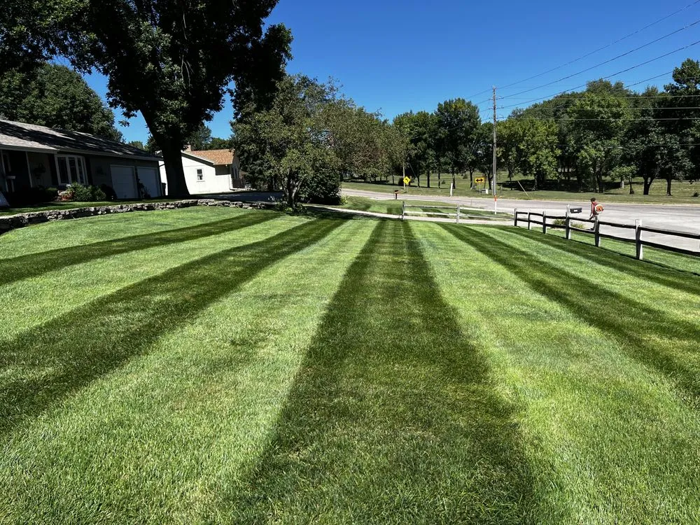 Custom lawn care service for residential properties in Sioux City, IA by Platinum LawnScapes