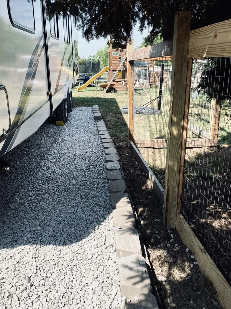 Local landscaping services experts serving Lenexa, KS - Platinum Outdoor Concepts