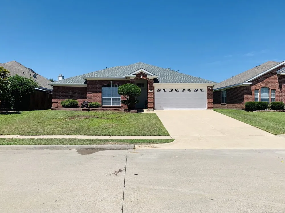 Expert lawn care service experts serving Dallas, TX - Platinum Plus Power Washing & Landscaping