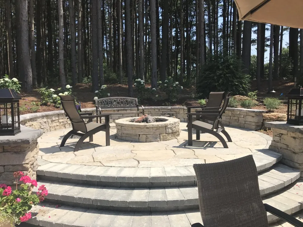Custom lawn care service in Caledonia, MI by Platinum Ponds & Landscaping