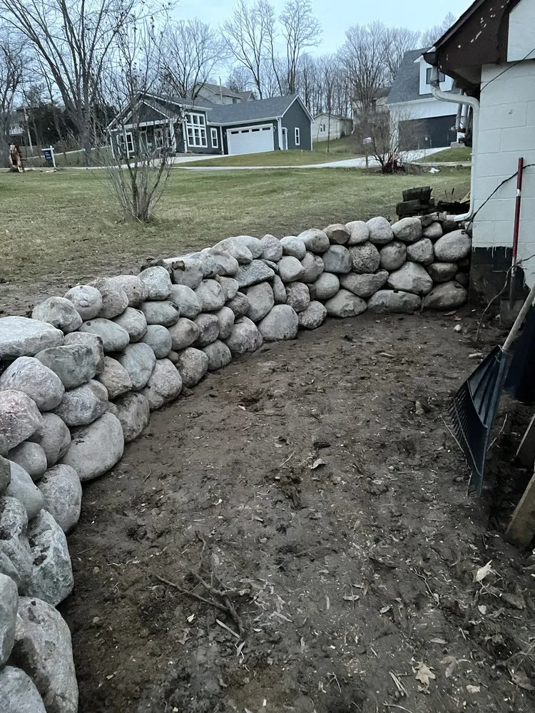 Custom landscape installation experts serving Lake Geneva, WI - Pleasant Hardscapes