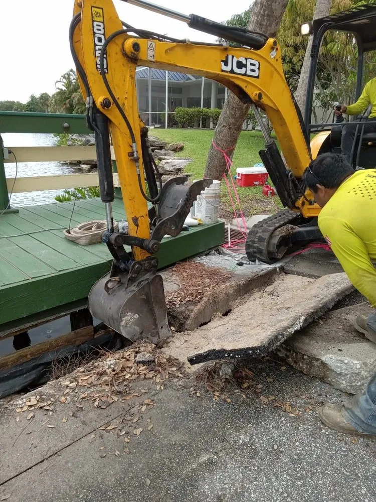Reliable outdoor landscaping with custom design in Deltona, FL by Plomeria Completa