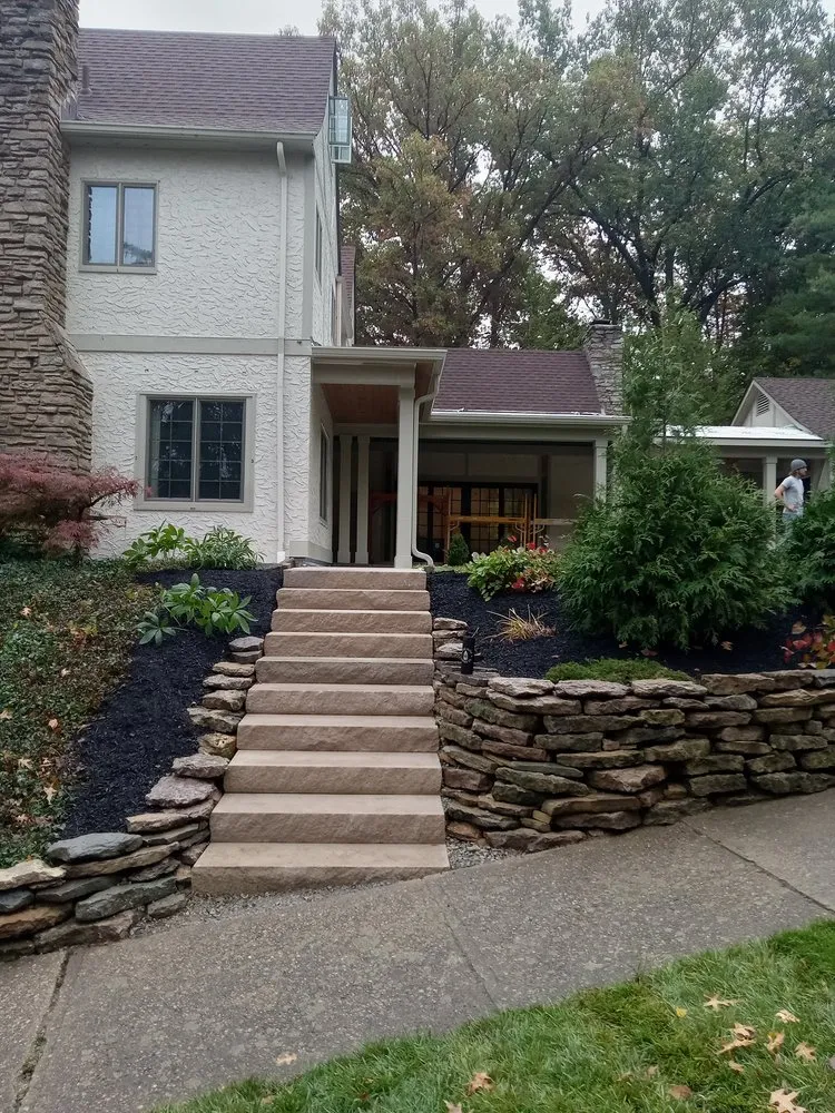 Local yard cleanup service in Cincinnati, OH - Plots n’ Pots