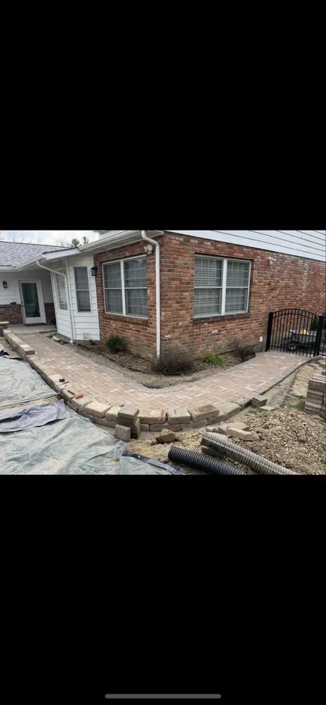 Professional lawn care service experts serving Cincinnati, OH - Plots n’ Pots