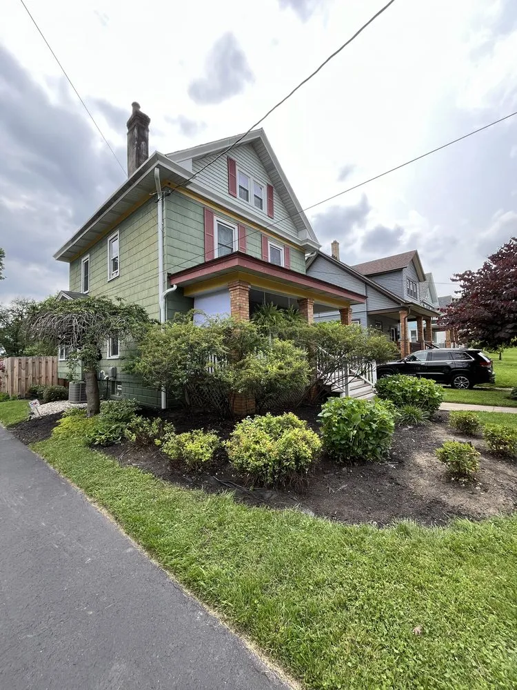 Custom garden landscaping in Cincinnati, OH by Plots n’ Pots