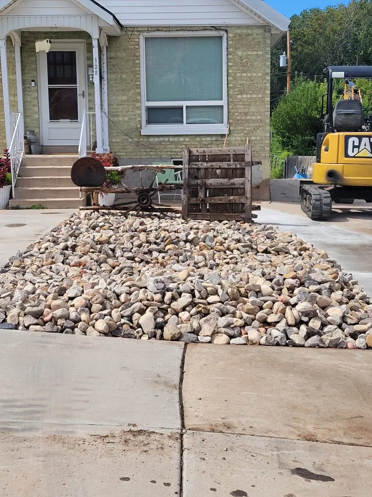 Top-rated yard cleanup service for homes across Enoch, UT - Plowboy Services