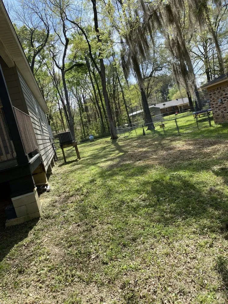 Reliable yard maintenance for homes in Bossier City, LA by PLS Landscaping