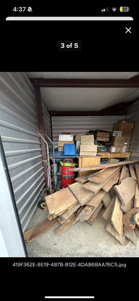 Expert yard cleanup service in New Hartford, NY by Plunder Runners