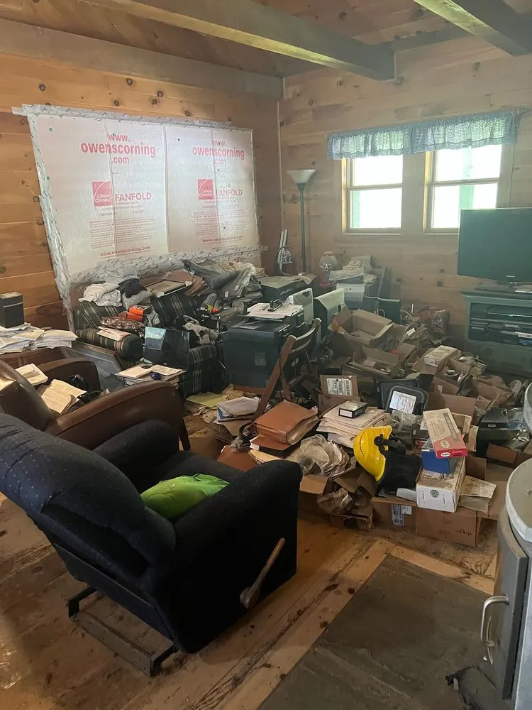 Expert lawn care service in New Hartford, NY by Plunder Runners