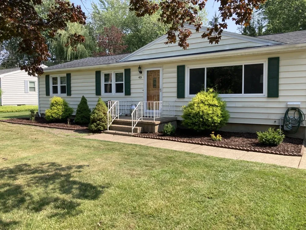 Expert lawn mowing service in Jamestown, NY - P&M Pressure Washing Services