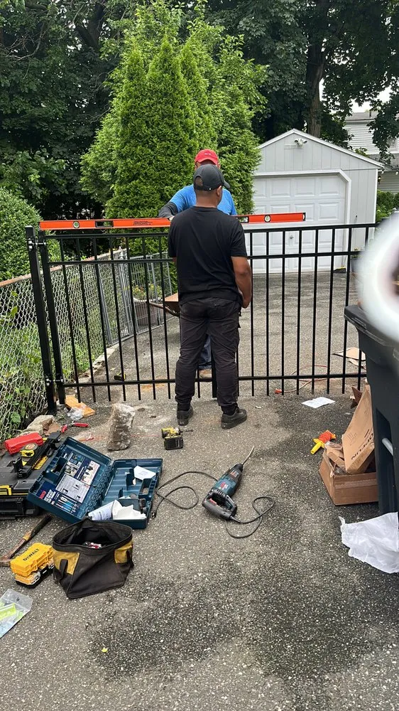 Expert yard maintenance in Locust Valley, NY - PMC landscaping