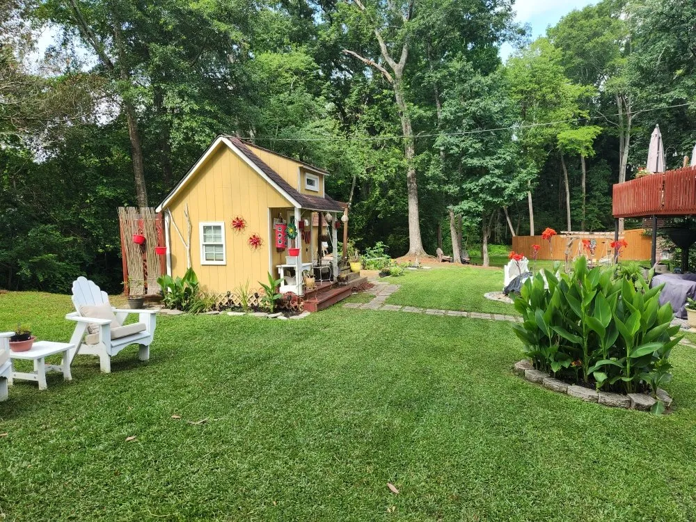 Professional garden landscaping for homes in Riverdale, GA by Pmp Brothers Lawn Care