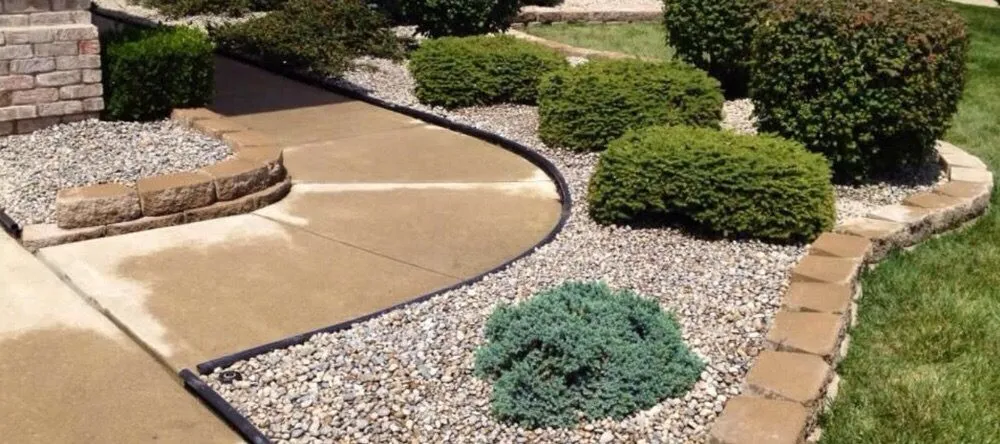 Trusted yard maintenance with custom design in Hemet, CA by PNF landscaping