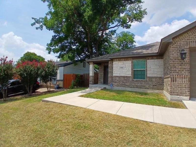 Custom landscape design with custom design across Fort Worth, TX - PNG Mowing