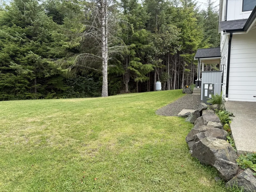 Affordable garden landscaping experts serving Seattle, WA - Pnw Solutions Hot Tubs Lawns And General Maintenance