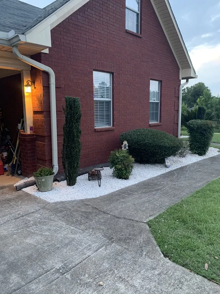 Professional landscaping services experts serving Santa Rosa Beach, FL - Poarch Creek Landscaping