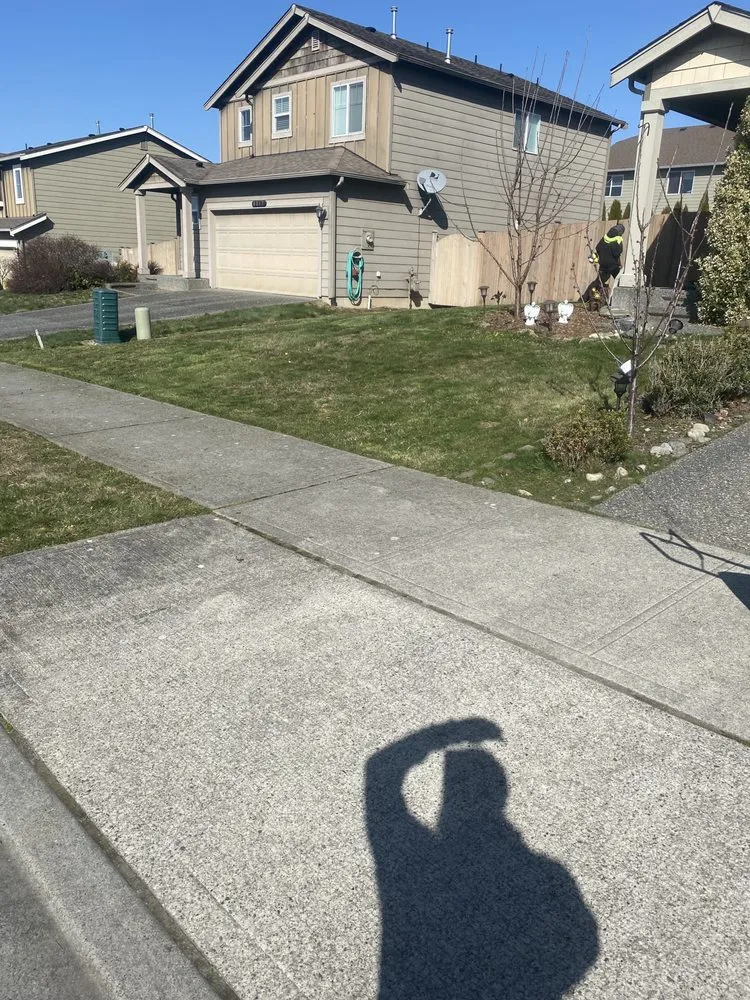 Local lawn mowing service experts serving Marysville, WA - Poe’s PNW Landscaping