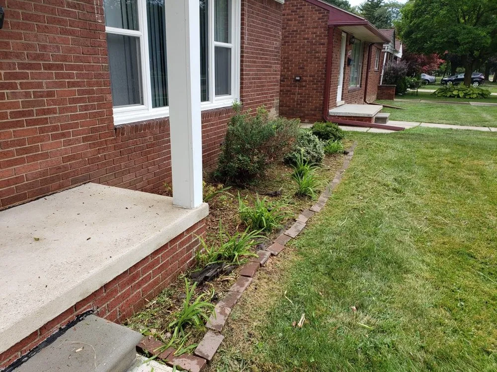 Custom yard cleanup service experts serving Grosse Pointe, MI - Pointe Hill’s Landscaping