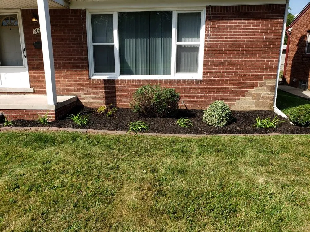 Top-rated landscaping services for residential properties in Grosse Pointe, MI by Pointe Hill’s Landscaping