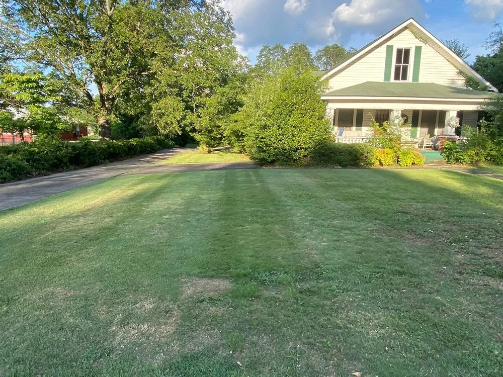 Top-rated residential landscaping in Ashland, AL by Pokey Gilbert’s Lawn Care