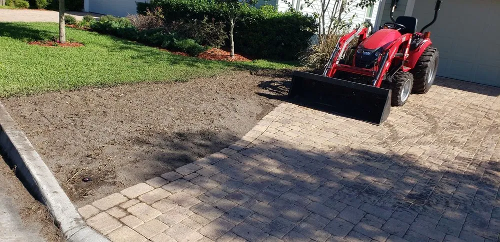 Expert yard cleanup service in Orange Park, FL - Pollicks Lawncare