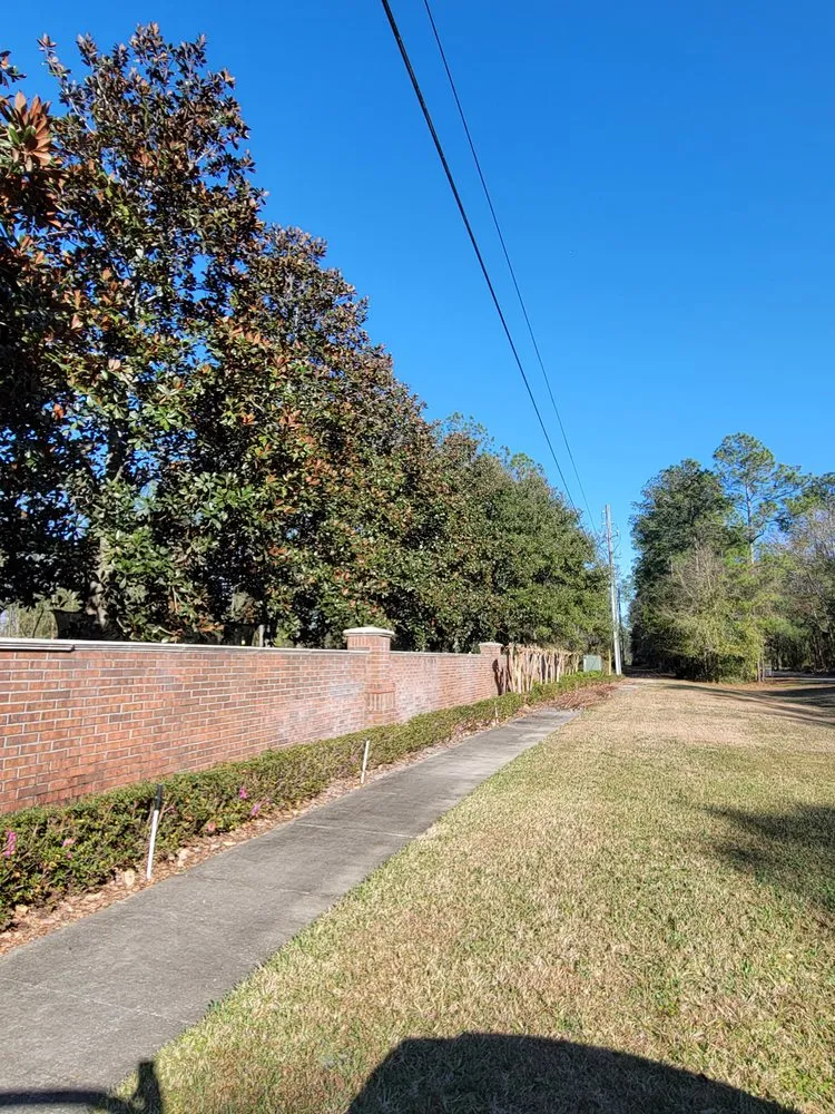 Top-rated lawn mowing service in Orange Park, FL by Pollicks Lawncare