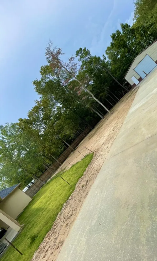 Professional lawn mowing service experts serving Baytown, TX - Polvado sod & grass