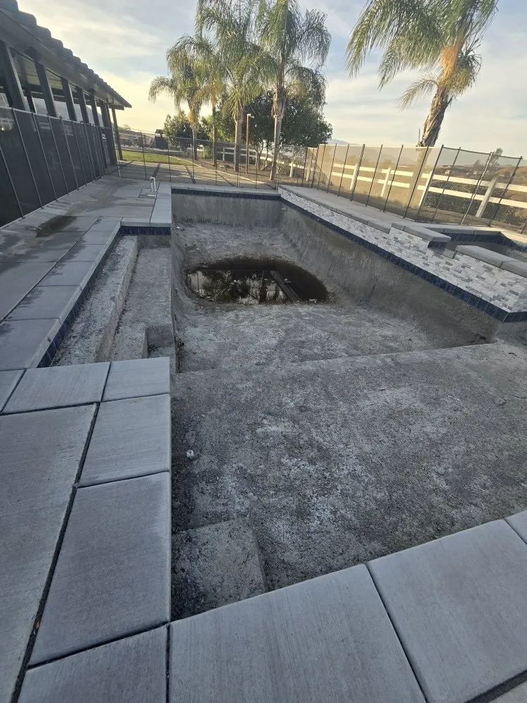 Custom yard maintenance in Irvine, CA - Ponce Landscaping