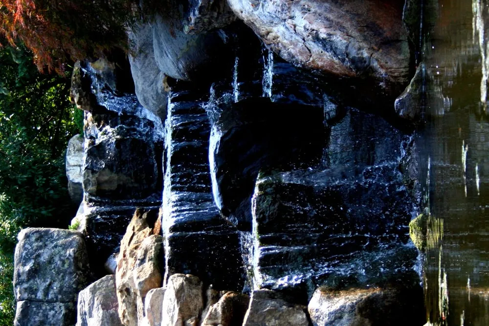 Custom lawn care service for homes across Gilberts, IL - Ponds of Illinois