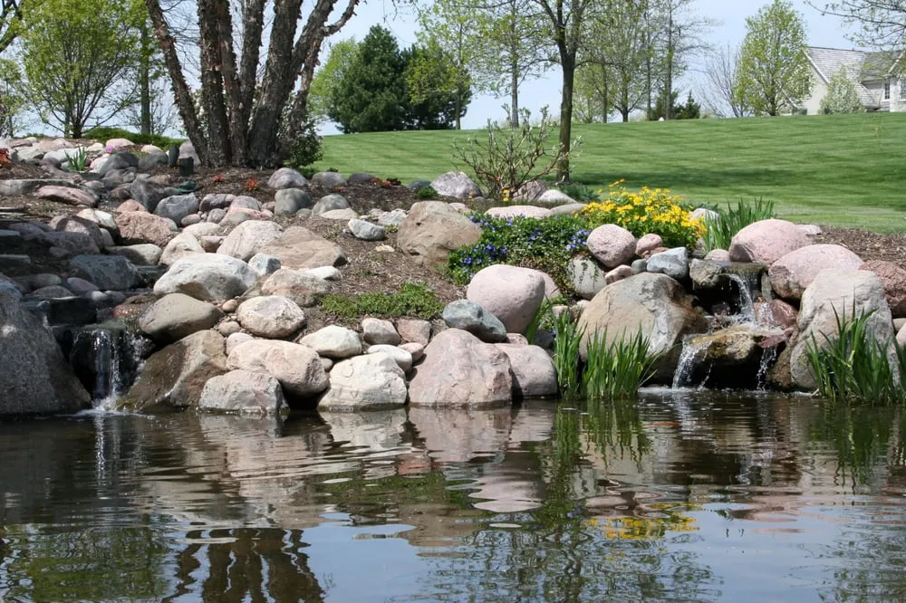 Local residential landscaping experts serving Gilberts, IL - Ponds of Illinois