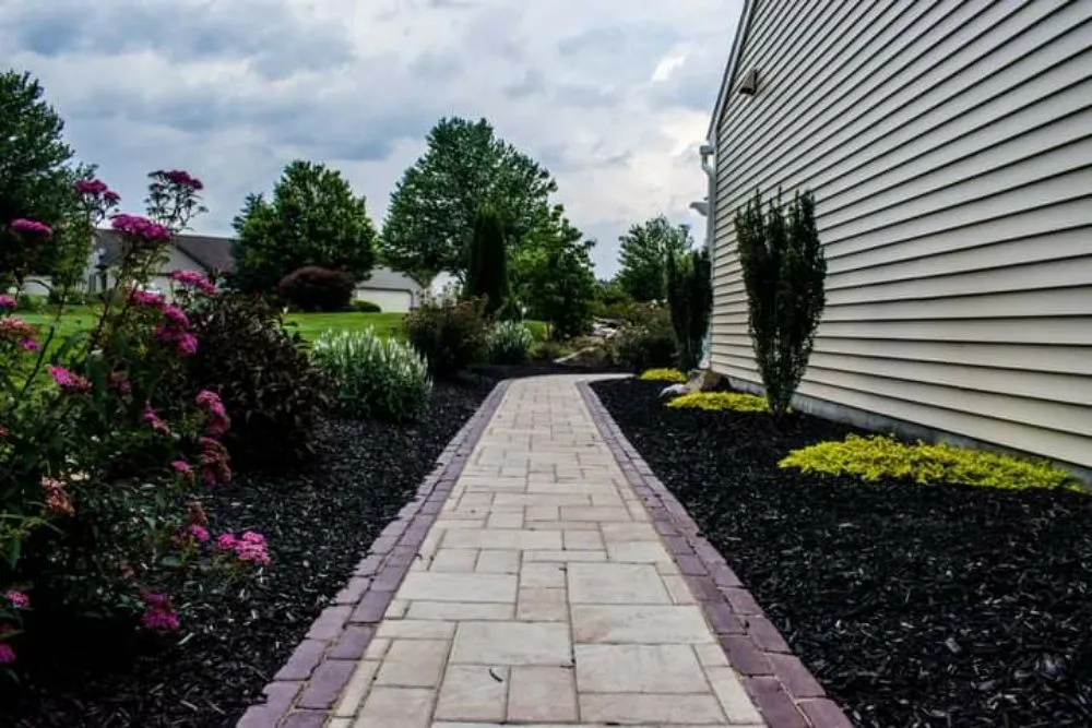 Top-rated residential landscaping in Lebanon, PA - Pondscapes and Patios